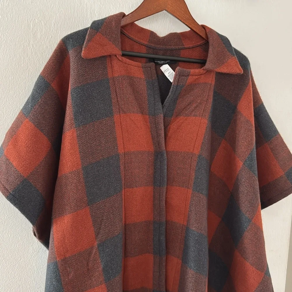 Marc New York Shawl Poncho Plaid Blanket Scarf one Size Snap Closure NEW